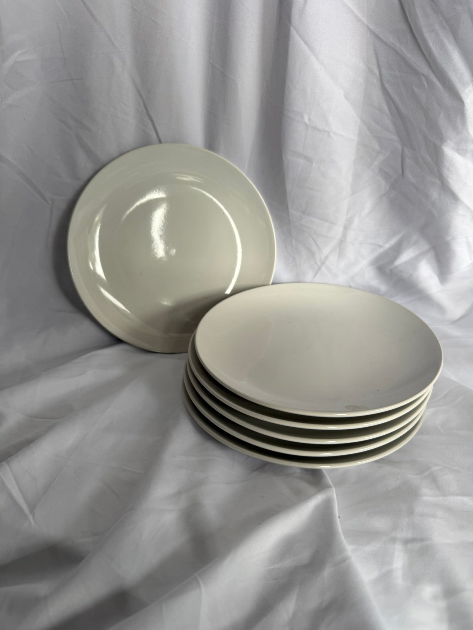 WHITE ROUND SALAD PLATES SET OF 6