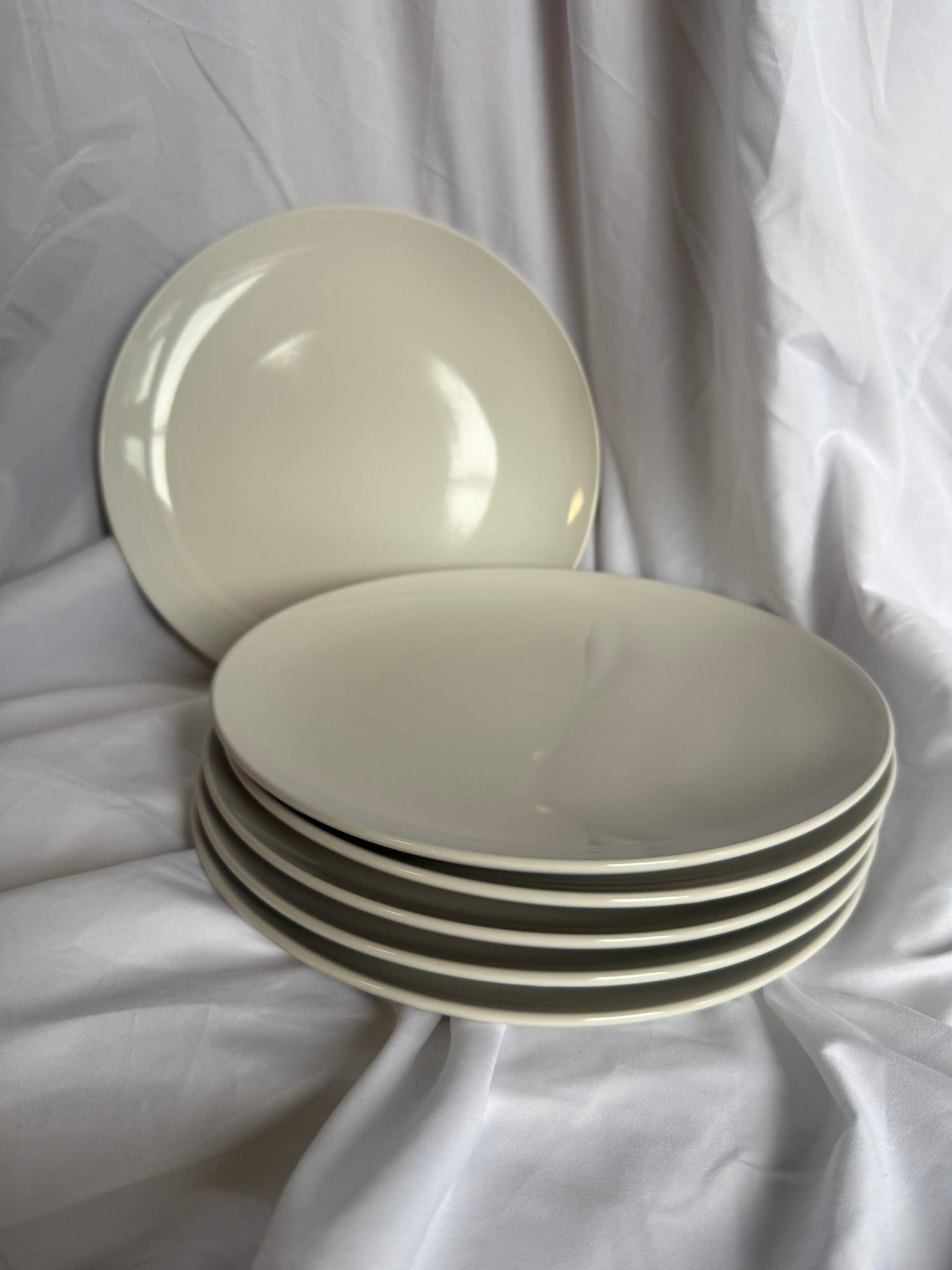 CREAM ROUND DINNER PLATES SET OF 6