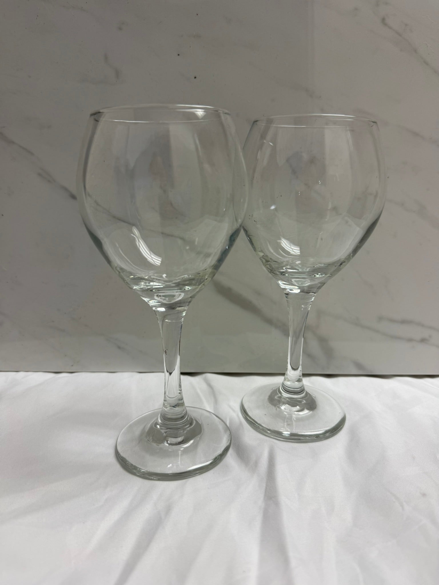 CLEAR WINE GLASSES SET OF 2