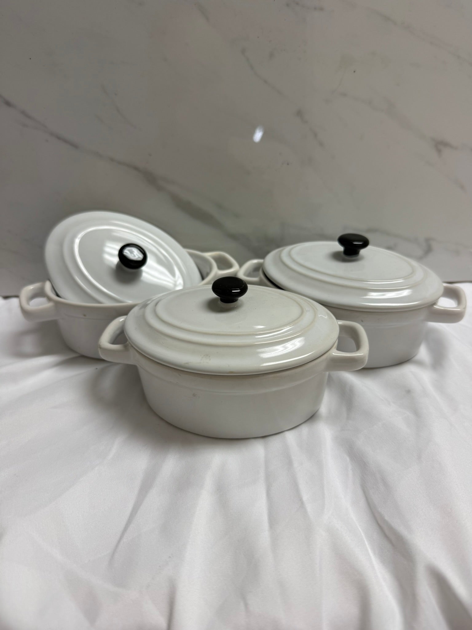 WHITE DUTCH OVENS SET OF 3