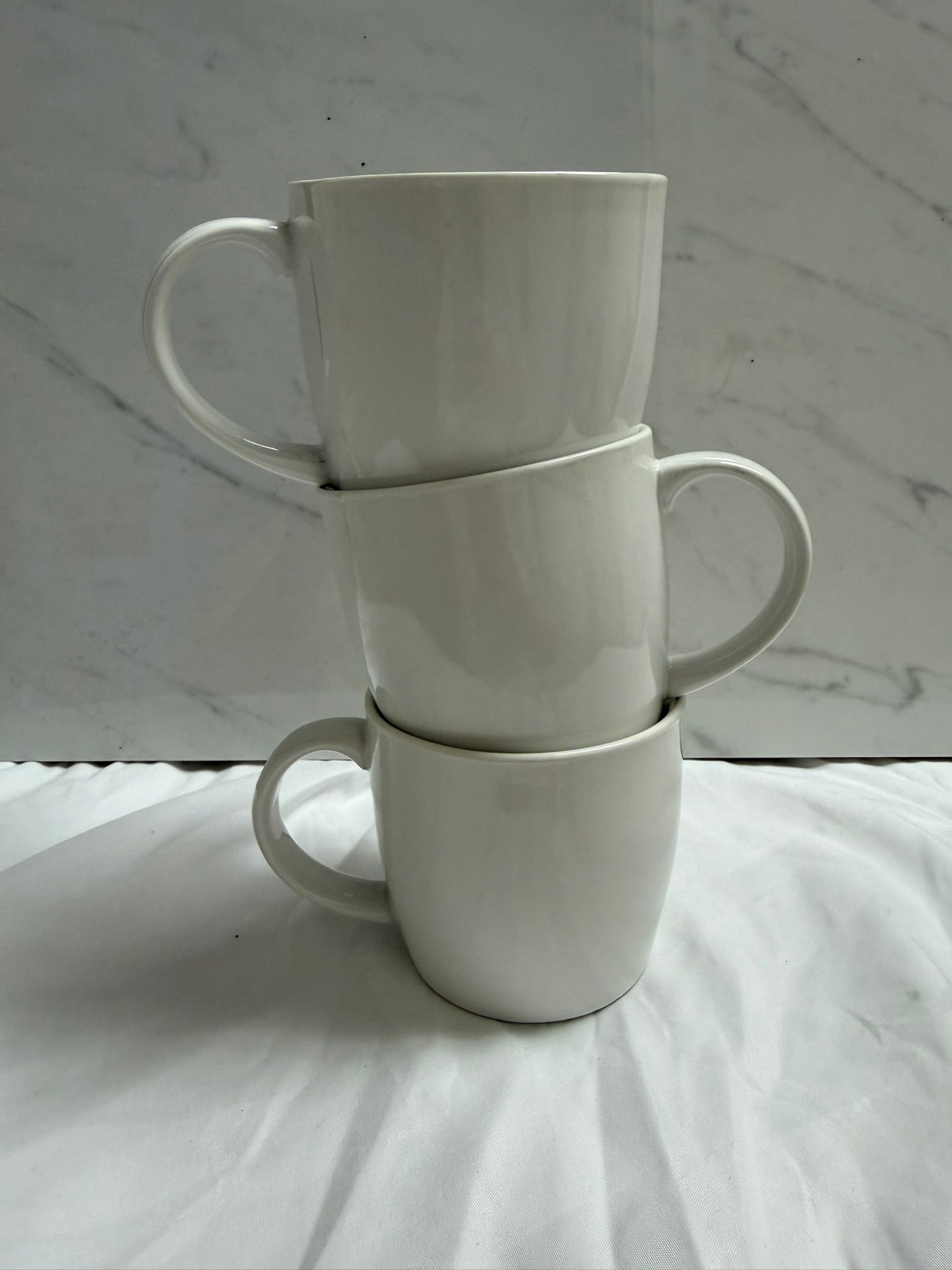 STACK OF WHITE MUGS SET OF 3