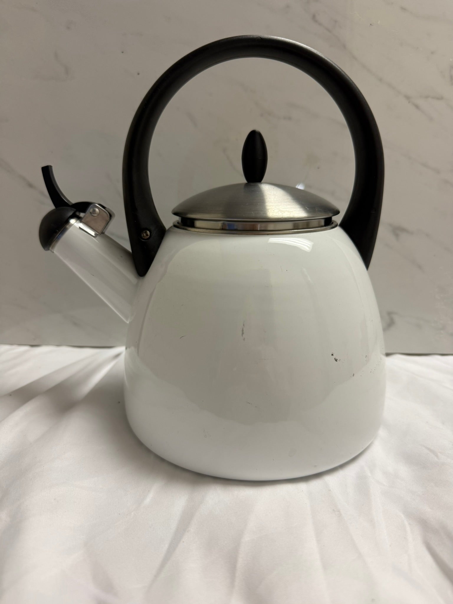 WHITE TEA KETTLE