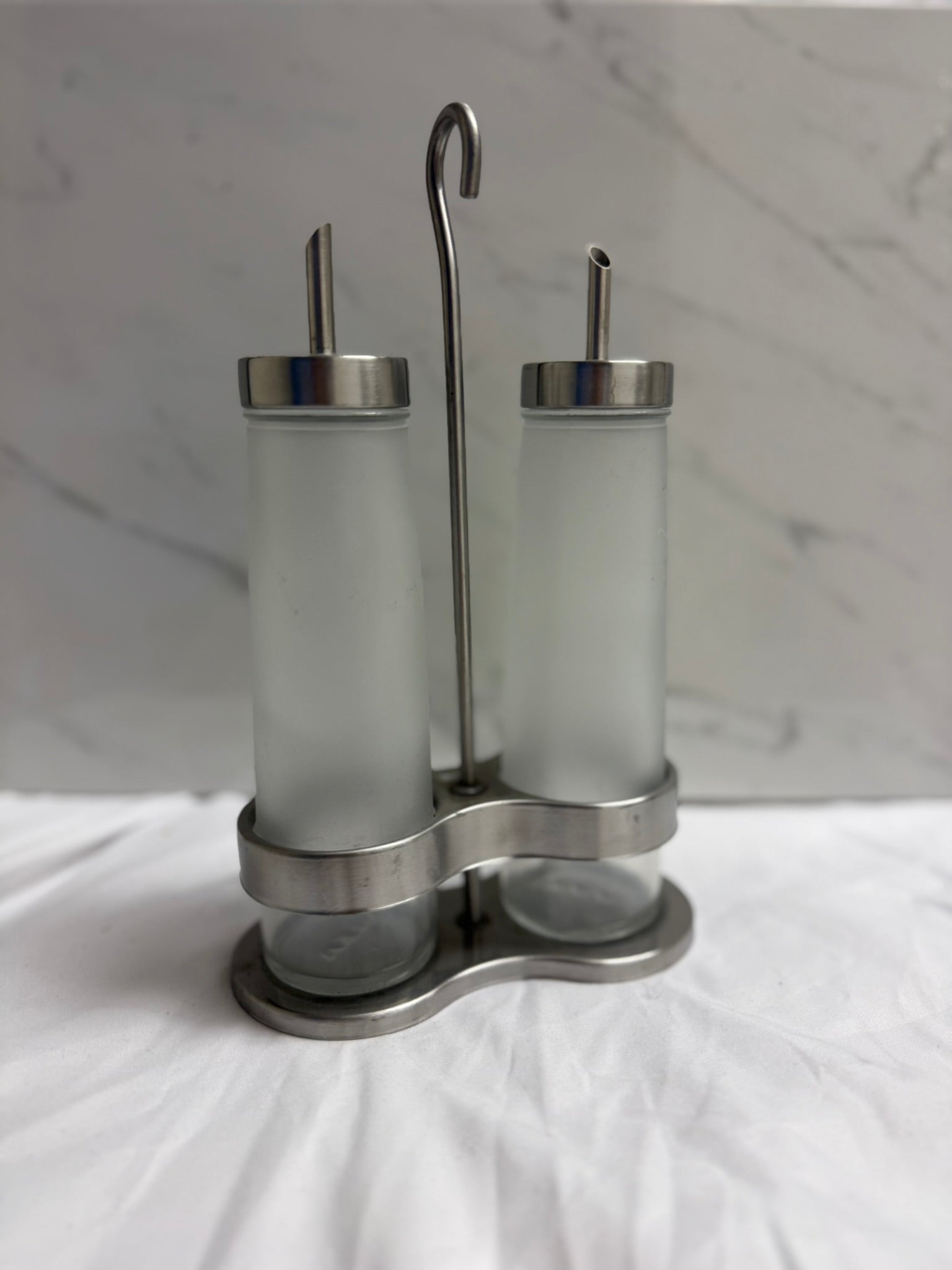 GLASS OIL AND VINEGAR DISPENSER