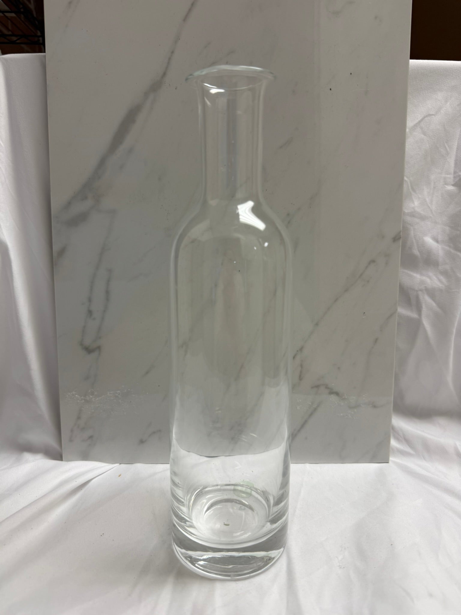 CLEAR WINE BOTTLE