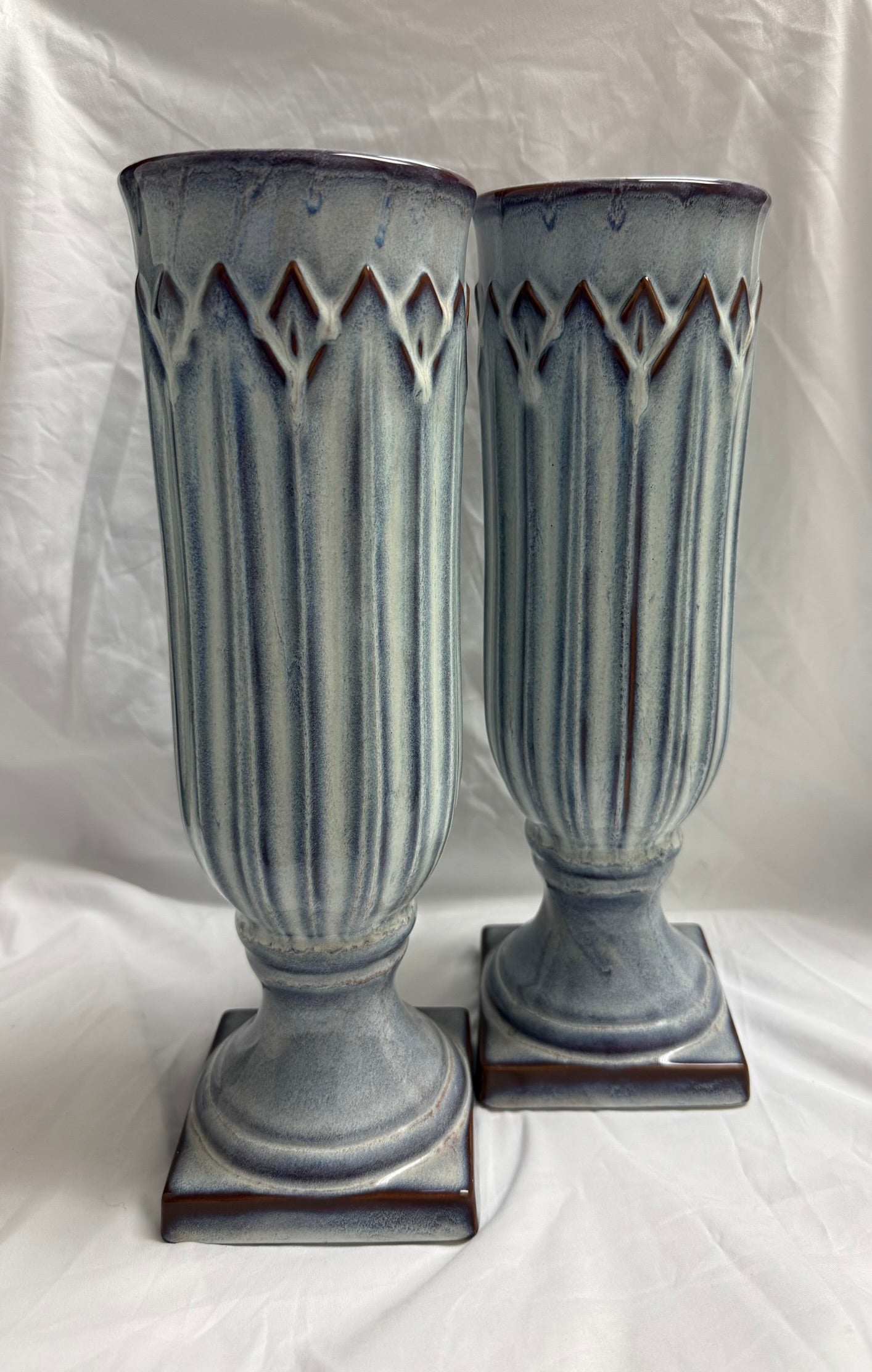 POTTERY TABLE VASE SET OF 2