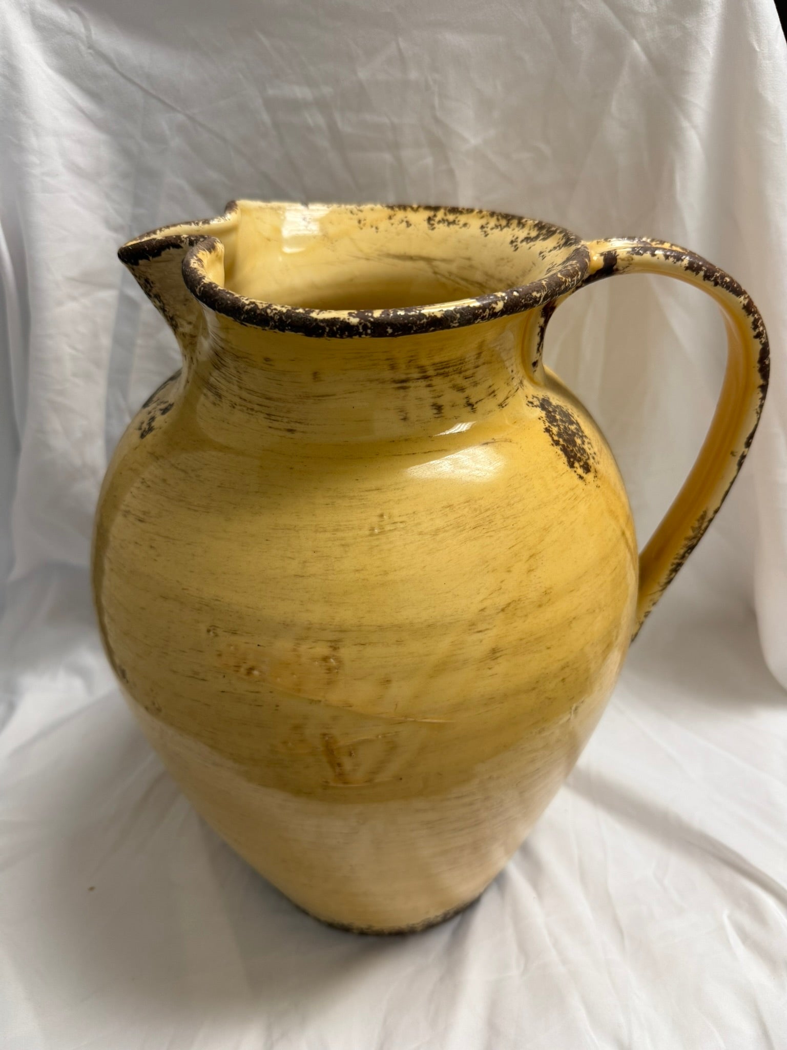 YELLOW DISTRESSED PITCHER VASE