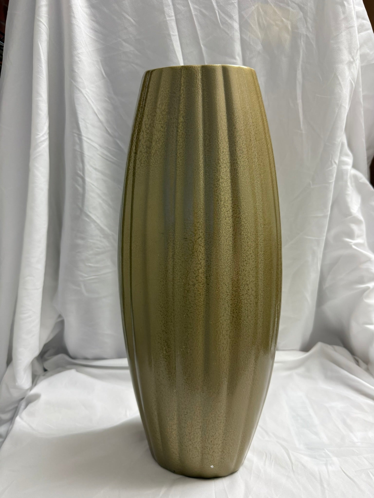SCALLOPED VASE