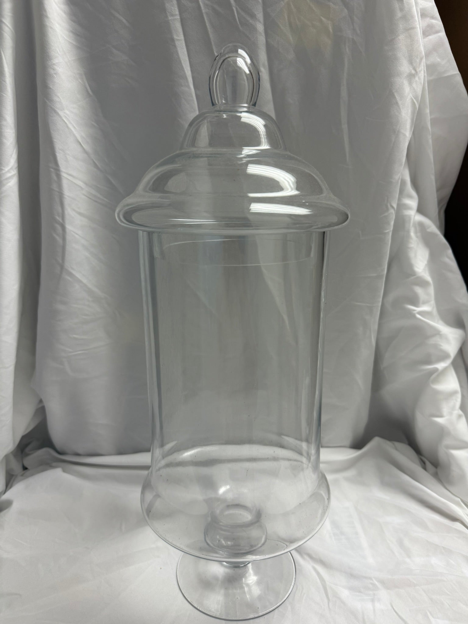 CLEAR GLASS VASE WITH BASE AND LID