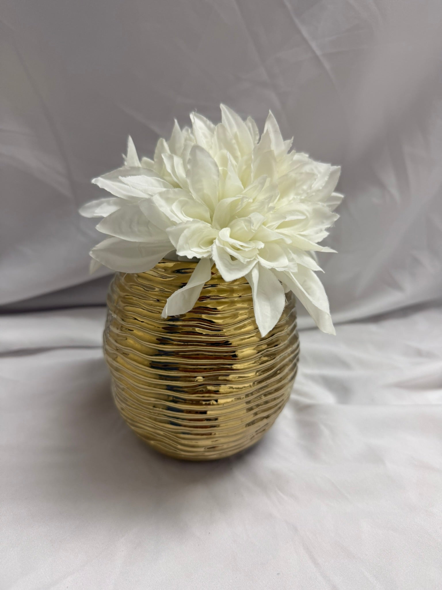 FAUX WHITE FLOWER IN GOLD VASE