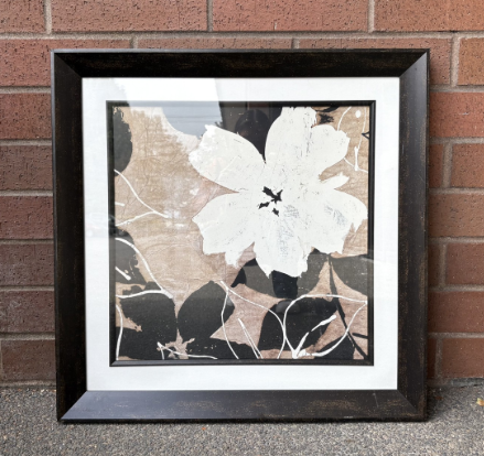 WHITE AND BLACK FLOWERS (BLACK FRAME)