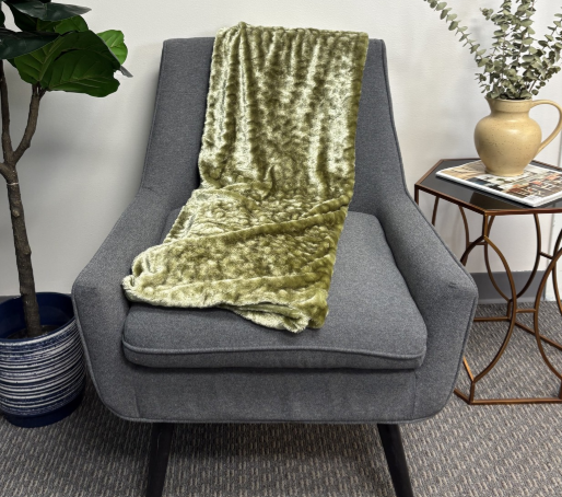 SHIMMERY THROW BLANKET