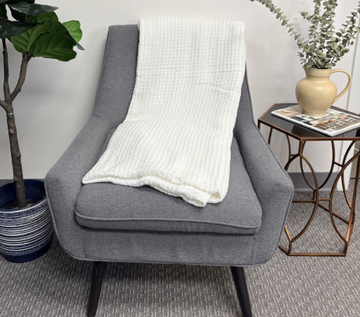 LIGHT WEIGHT WHITE BLANKET