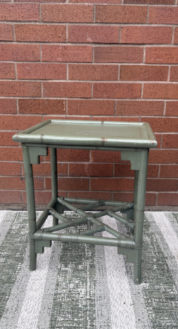 SMALL PLASTIC GREEN SIDE TABLE