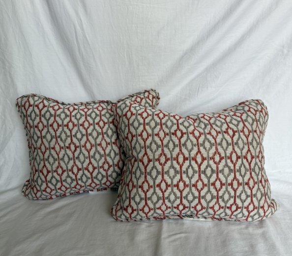 TWO-TONE PATTERNED PILLOWS SET OF 2