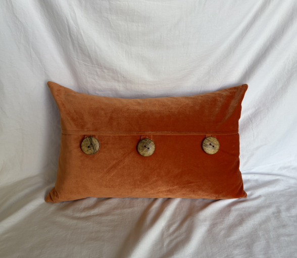 ORANGE BUTTON LINEAR PILLOW (SINGLE)