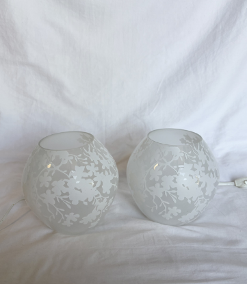 ROUND FLOWER DESK LAMPS SET OF 2