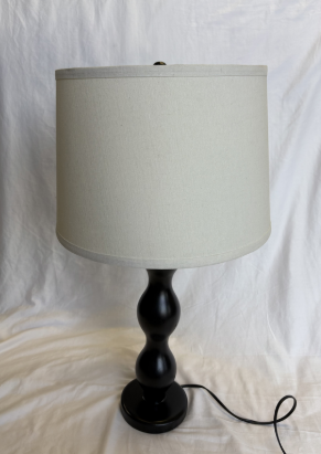 WHITE TABLE LAMPS WITH CURVED BASE (SINGLE)