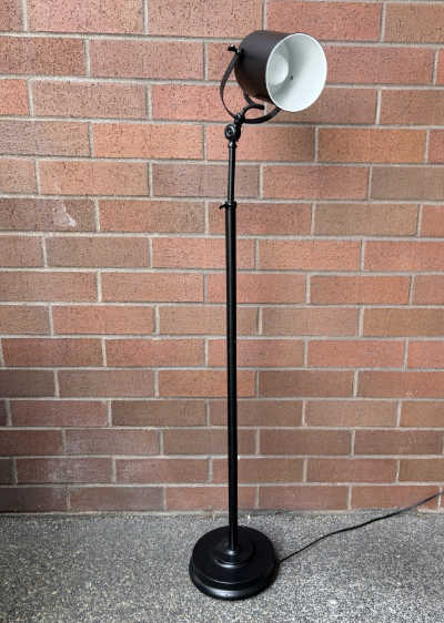 BLACK INDUSTRIAL FLOOR LAMP (SINGLE)