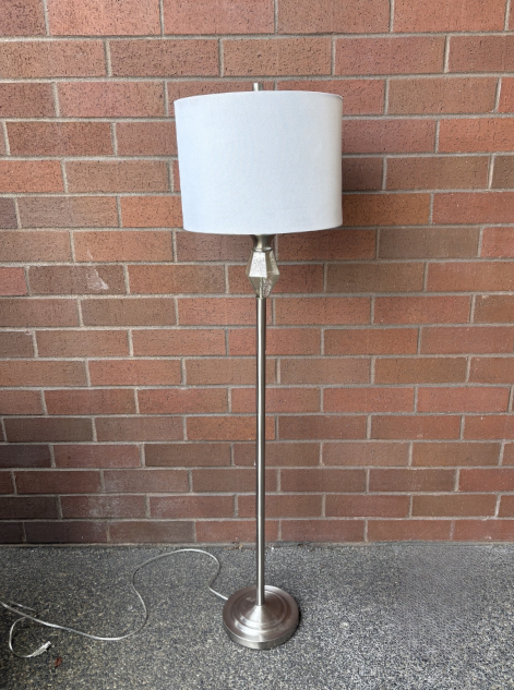 TRANSITIONAL FLOOR LAMP IN SILVER (SINGLE)