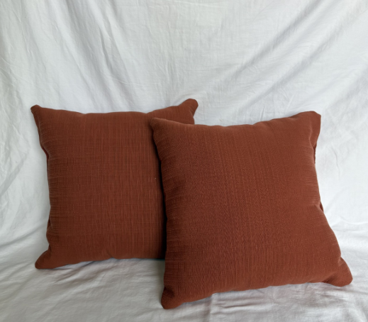 RED SQUARE PILLOWS SET OF 2