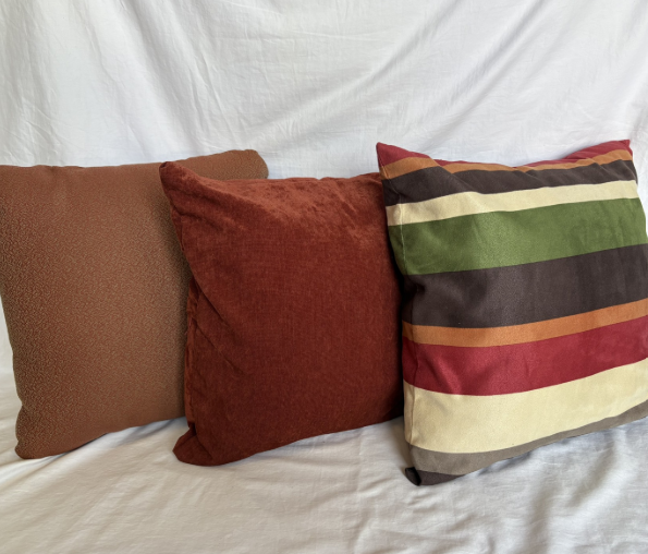 FAMILY OF RED BUNDLE SET OF 3